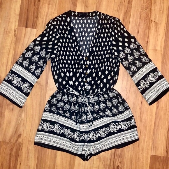 Boho Chic Patterned Romper - Picture 2 of 5
